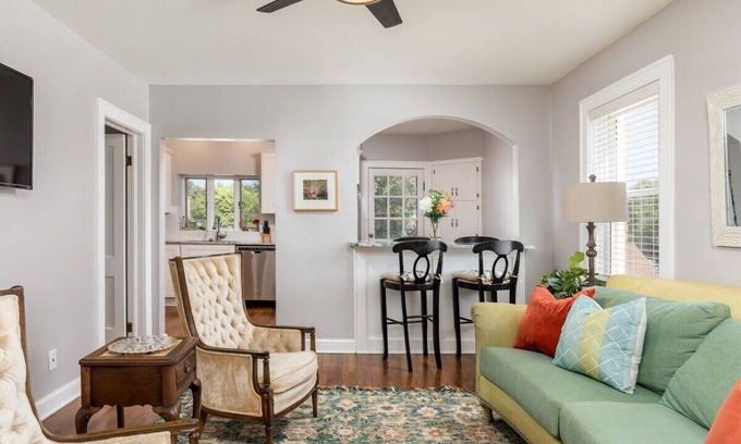 Riverview House | Double the Space|2Kitchens|2Livingspaces|Sleeps12