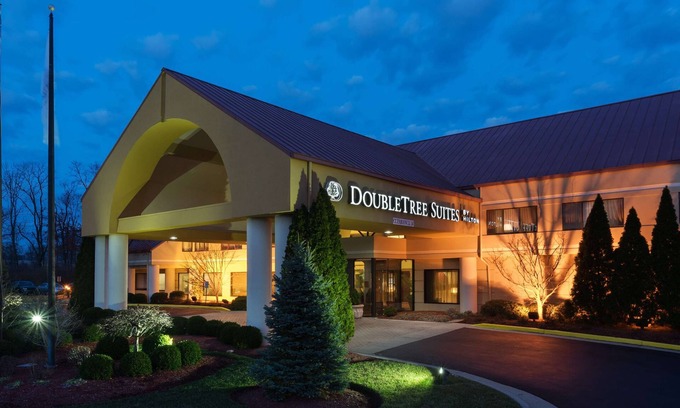 Sharonville Hotel | DoubleTree Suites by Hilton Hotel Cincinnati - Blue Ash