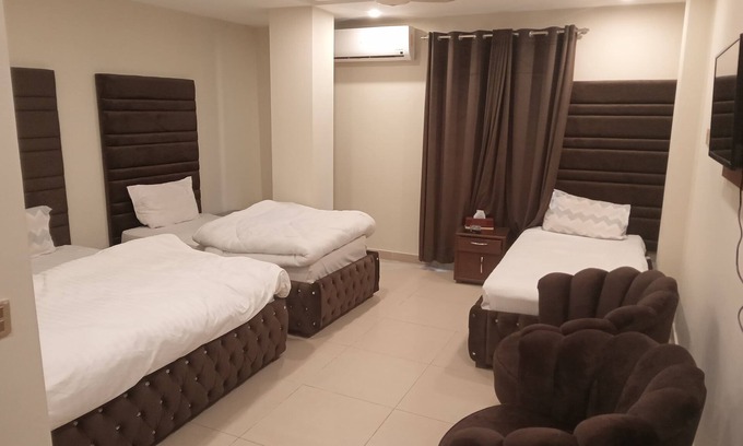 Lahore Hotel | Dove Inn Hotel Barket Market