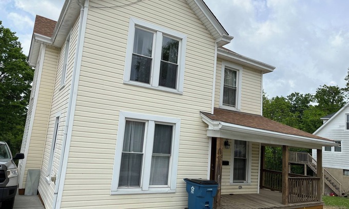 Williamstown House | Down on Main Street is less than 10 mins from The Ark Encounter