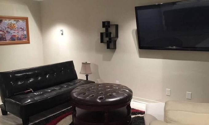 Kelowna Central Business District Apartment | Downtown 1 bedroom condo in Kelowna