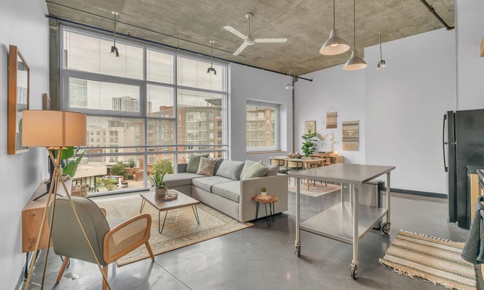 The Gulch Apartment | Downtown 1 Bedroom Loft in the Gulch