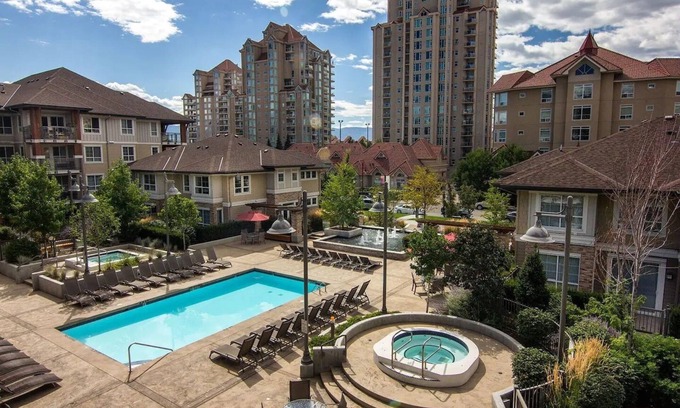 North End Condo | Downtown Condo Resort by the Beach