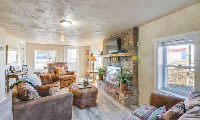 Del Norte House | Downtown Del Norte Home Near Hiking & Fishing!
