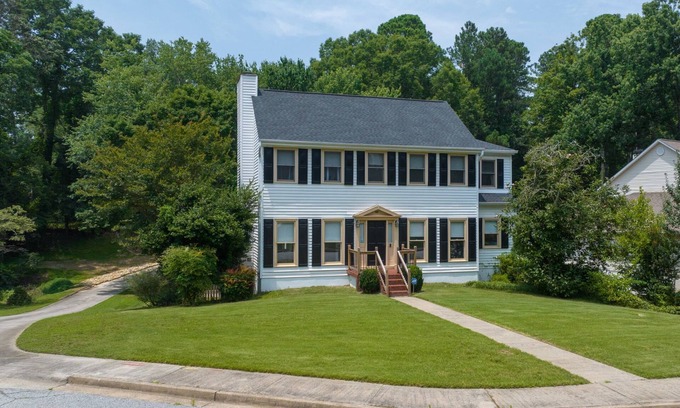 Gainesville House | Downtown Gem: 20% off monthly stays for 2025!