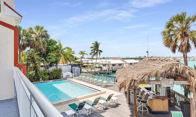 Meadows Condo | Downtown Key West 2BR/2BA Pool, Dock, Pet "Aruba"