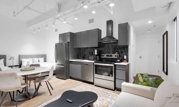 Downtown Montreal Apartment | Downtown| Loft 3Beds-6Guests
