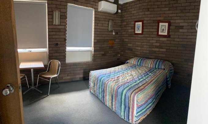 Wollongong Hotel | Downtown Motel