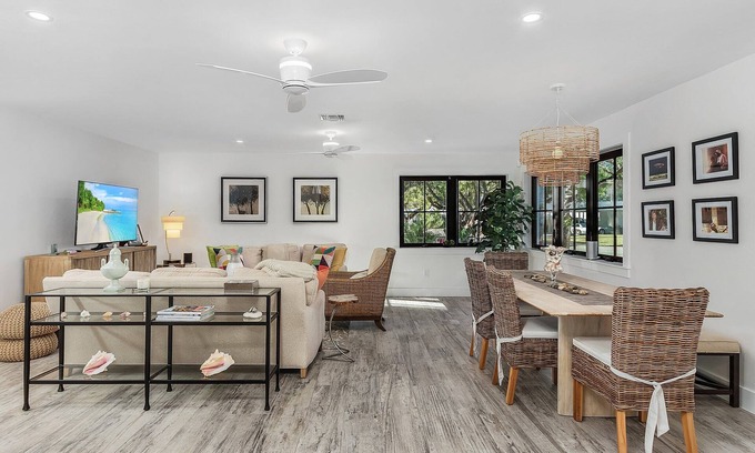 Lake Park House | DOWNTOWN Naples Pool Home in Lake Park! Walk/bike/drive to the beach!