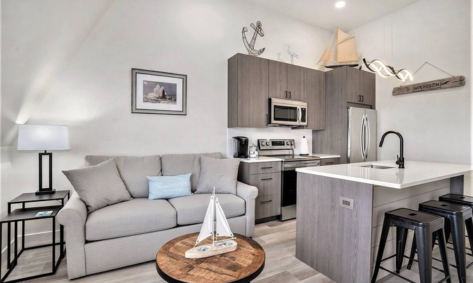 South Haven Condo | Downtown riverfront condo walkable to dining, shopping & nightlife