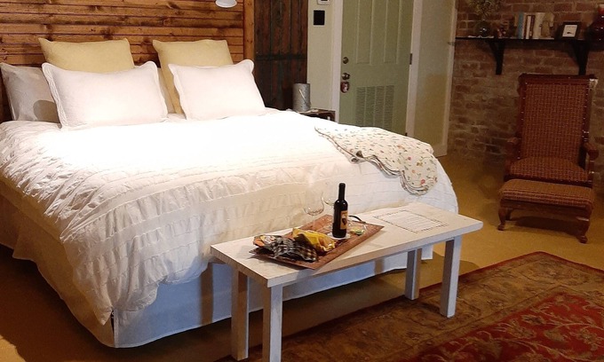 Sparta Apartment | Downtown studio apartment walking distance to restaurants and shops