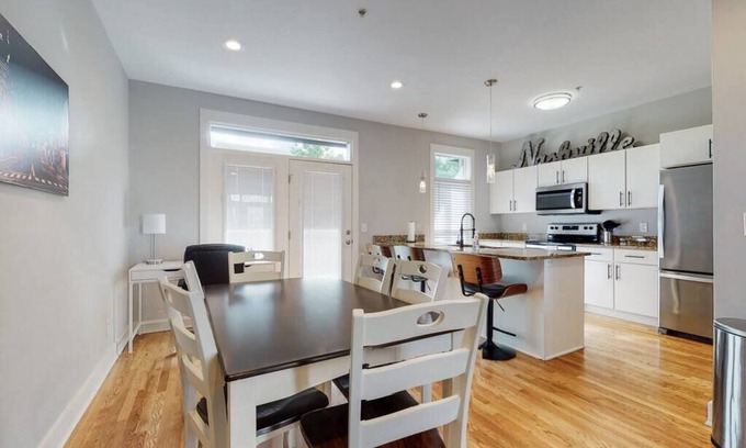 North Capitol House | Downtown Townhome w/Garage - Walk everywhere!