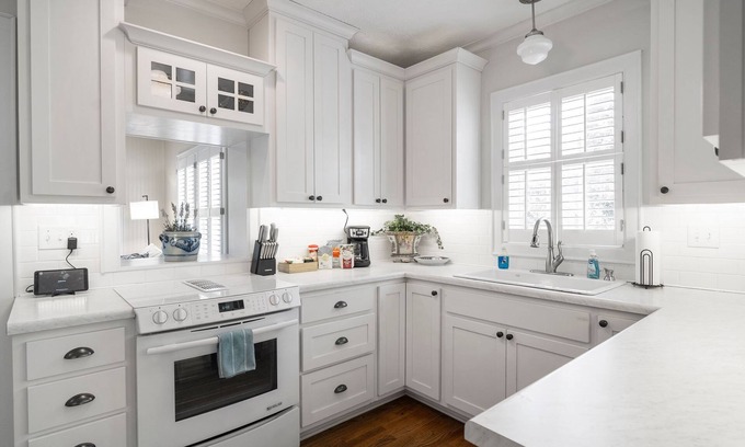 Athens House | Downtown/UGA 6 mins - Family Friendly - Pool + BBQ