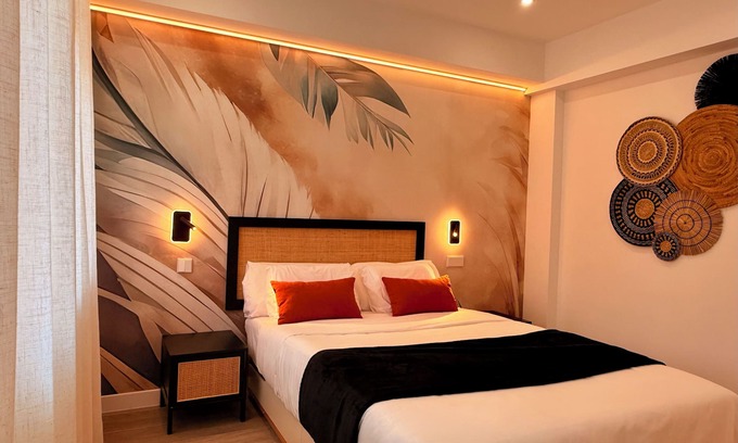 Puerta del Angel Apartment | dozzZe Madrid Río