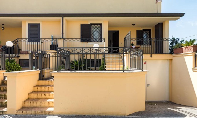 Zona XXXII Acilia Nord House | DRAGONA HOUSE