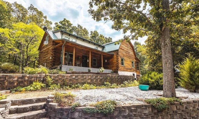 Camden County Bed & Breakfast | Dragonfly Meadows Log Cabin