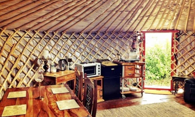 Emsworth Apartment | 'Drake' a luxurious yurt with harbour & sea views