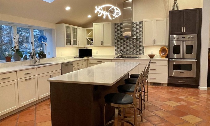 New Rochelle House | Dramatic Family Home 30 Minutes From NYC