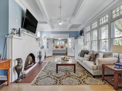 Thomas Square Apartment | Drayton Place 1A