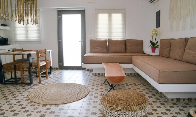 Adamas House | Dream on Adamas Milos