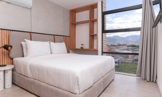 San Diego Apartment | Dream Work-Stay – Jacuzzi - Suite w/AC in Poblado