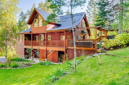 Alpine House | Dreamy Alpine Cabin with Hot Tub, Fireplace and More!