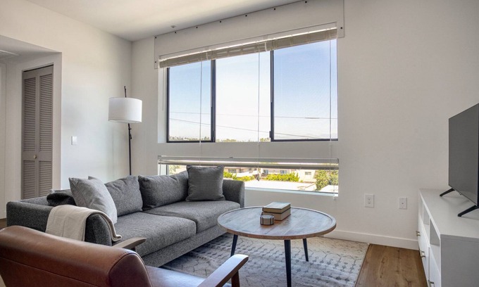 Palms Apartment | Dreamy Culver City 1BR w/Gym in Walkable Neighborhood, by Blueground