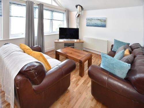 Westleigh House | Drift Away