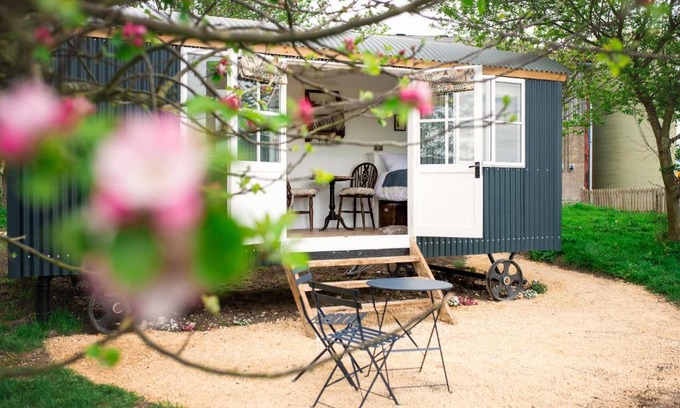 Melton Mowbray Other | Drift View Shepherds Hut