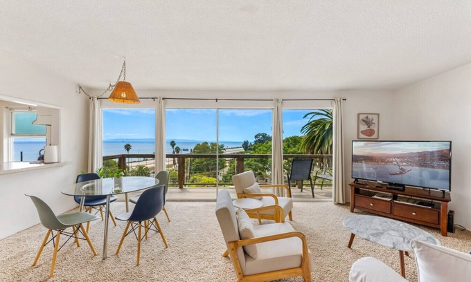 Summerland Apartment | Driftwood Club - Ocean views, BBQ, Pet Friendly