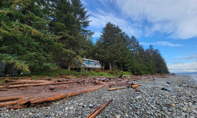 Quadra Island House | Driftwood Harbour, Quadra Island