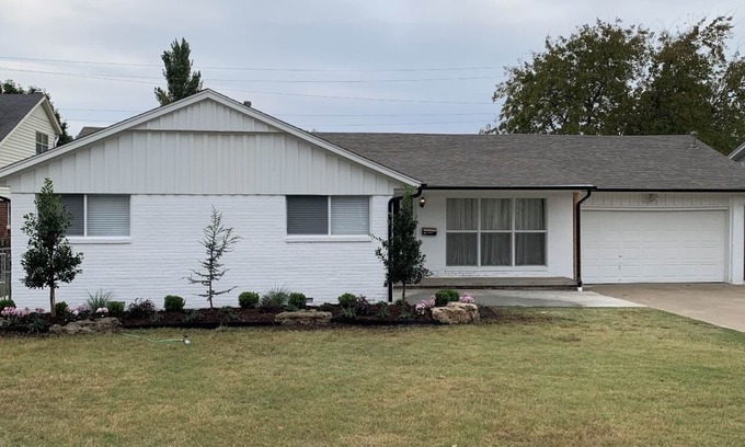 Tulsa House | Driller’s Den III Newly Remodled-4 bdrm/3 bath-Close to Expo and Midtown