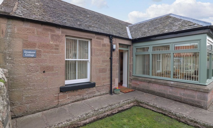 Norham House | DROMORE COTTAGE, pet friendly, character holiday cottage in Norham