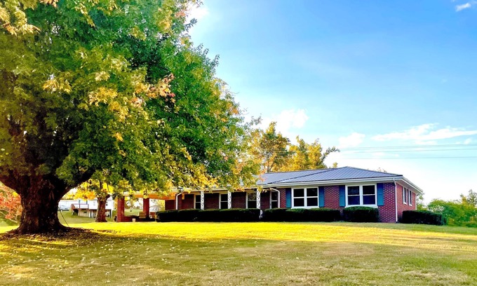Waneta House | DRY FORK RANCH/ Spacious 3BR house close to necessities and outdoor adventures.