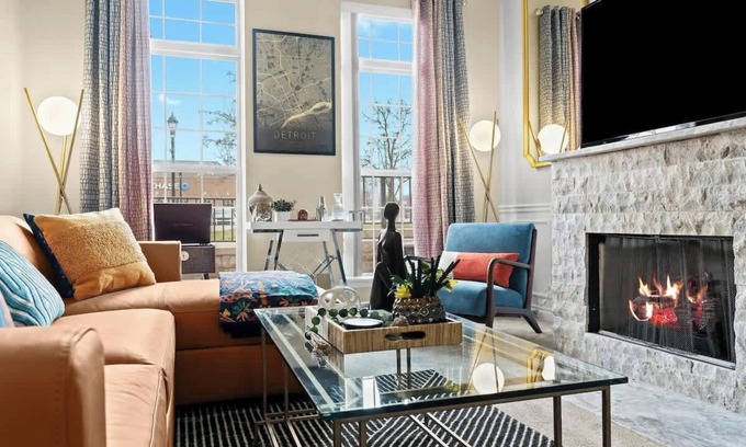 Auburn Hills House | DT Auburn Hills Lux Condo