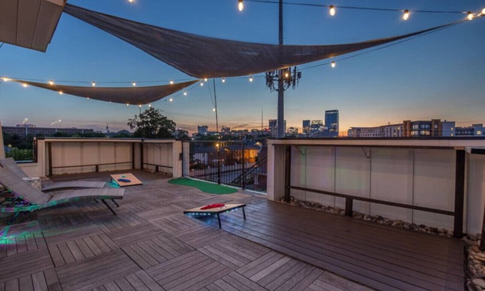 Rolling Mill Hill House | Dual Rooftop WalktoBroad 40 Bed
