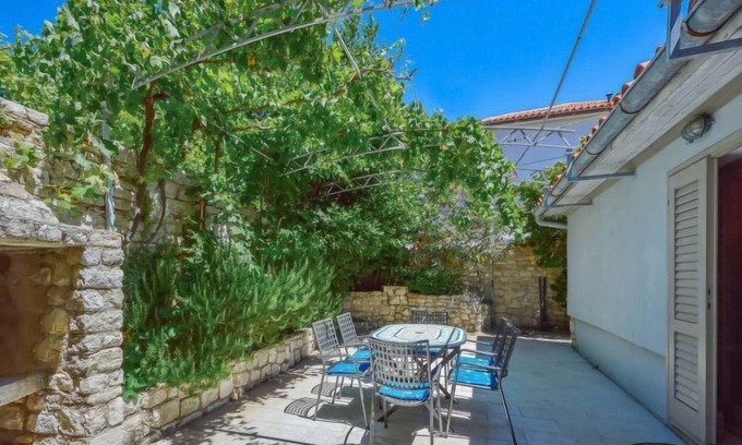 Osor House | Dubravka by Interhome