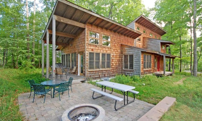 Empire House | Dune Path - New Management!