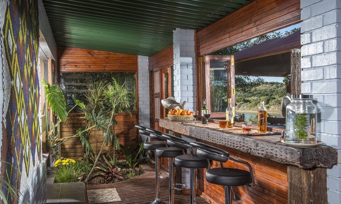 Colchester Bed & Breakfast | Dungbeetle River Lodge