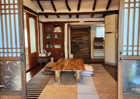 Gujwa House | Dunji Stay