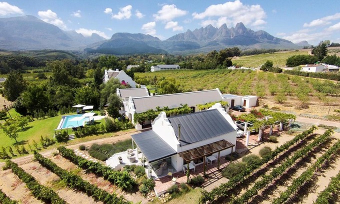 Drakenstein Bed & Breakfast | Dunstone Estate