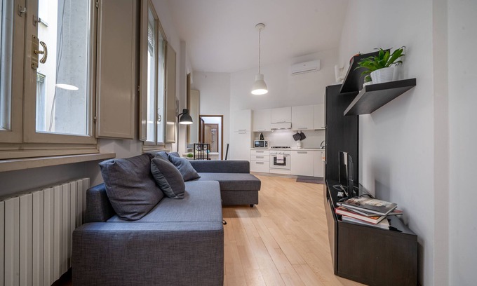 Old Town Apartment | [duomo] Delizioso Appartamento nel Cuore di Modena