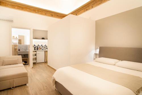 Naples City Centre Apartment | Duomo Holiday