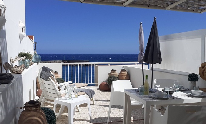 Puerto de Guimar House | Duplex facing the sea. Terrace, Wiffi, Garage