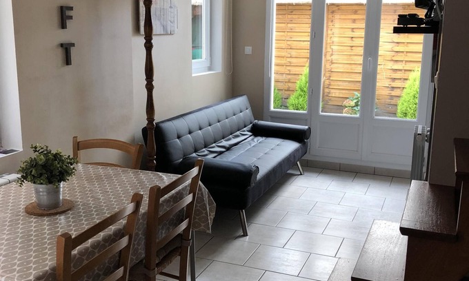 Yport Cottage | Duplex 3 persons -Village center-100 meters Yport beach "Le petit coulant".