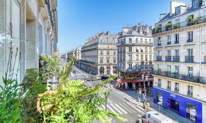 Saint-Germain-l'Auxerrois Apartment | Duplex apartment in central Paris