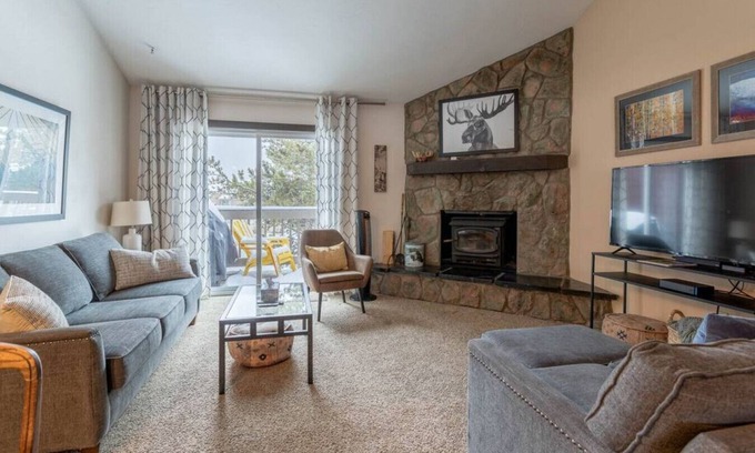 Fraser Villa | Dustin Urban · Fraser