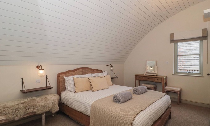 Lechlade Cottage | DUTCH 1, pet friendly, with a garden in Lechlade-On-Thames