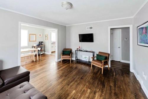 Memphis Apartment | E, Memphis Home 5 min from I240W