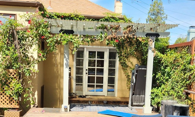 Roosevelt House | Eagle Hill Home centrally located between SF and San Jose